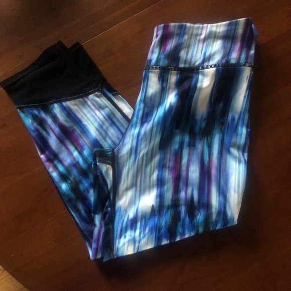 Like NEW never worn capri Leggings - Picture 1 of 6